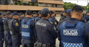 Policía lesiona a compañera