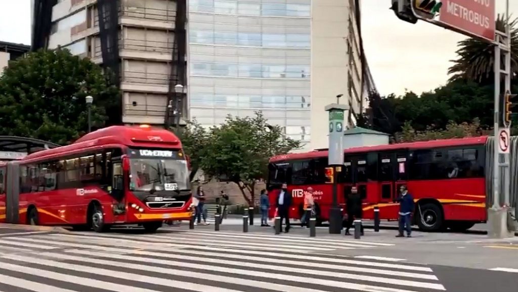 Cortes en el Metrobús por peregrinaciones del Día de la Virgen de Guadalupe