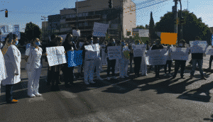 Personal medico bloquea Ermita Iztapalapa