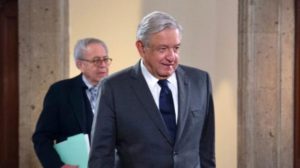 AMLO da luz verde a gobernadores para comprar sus propias vacunas