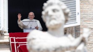 Cristo no es un recuerdo del pasado, está vivo y camina con nosotros