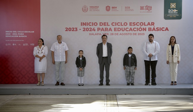 1.3 millones de estudiantes de nivel básico regresan a clases en la Nueva Escuela Mexicana