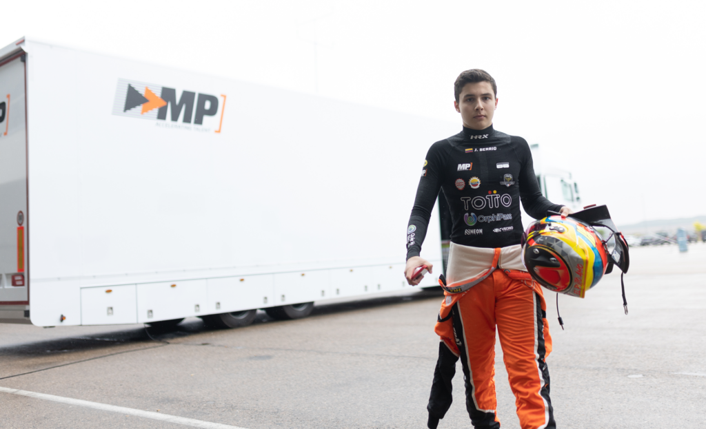 Jerónimo Berrío cumplió doble jornada de test oficiales de la F4 Española en Estoril y Jerez de la Frontera