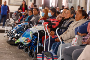 Entregan aparatos ortopédicos en varios municipios de Puebla