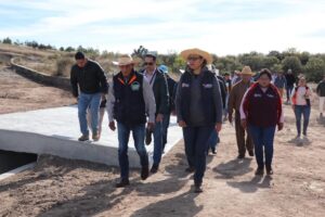 Inauguran Gobiernos federal y estatal dos canales de riego a favor del sector rural