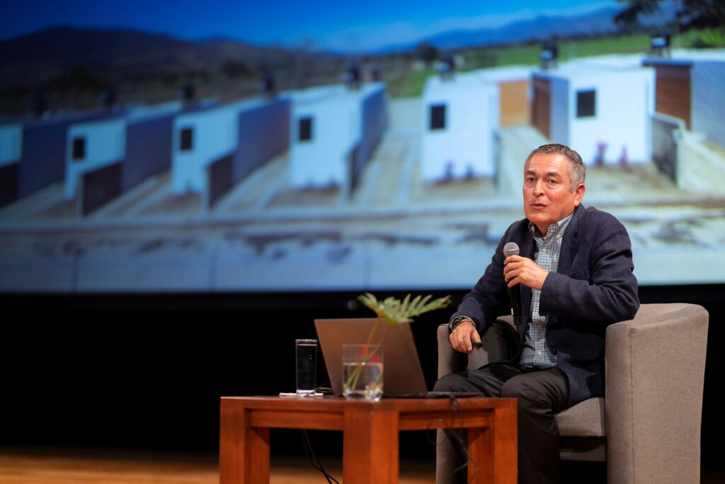 Primero ir por el suelo y después por la vivienda: Ochoa