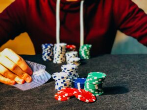 Guía rápida: Cómo identificar las manos de poker ganadoras en cualquier partida